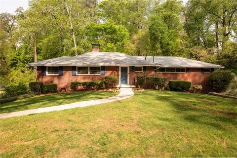 Homes For Sale - 2117 Woodland Drive<br/> Atlanta, GA 30354