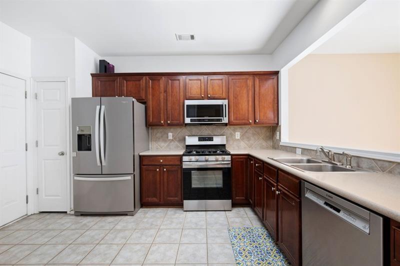 195 Finchley Drive, Roswell, Georgia image 14