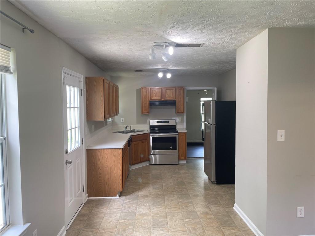 5465 Twin Lakes Drive