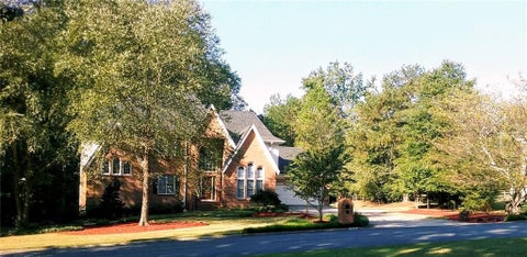 Homes For Sale - 1341 Lakeshore Drive<br/> Gwinnett County, Snellville, GA 30078