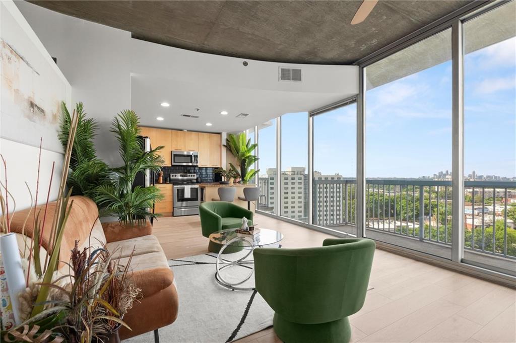 3324 Peachtree Road NE 1512