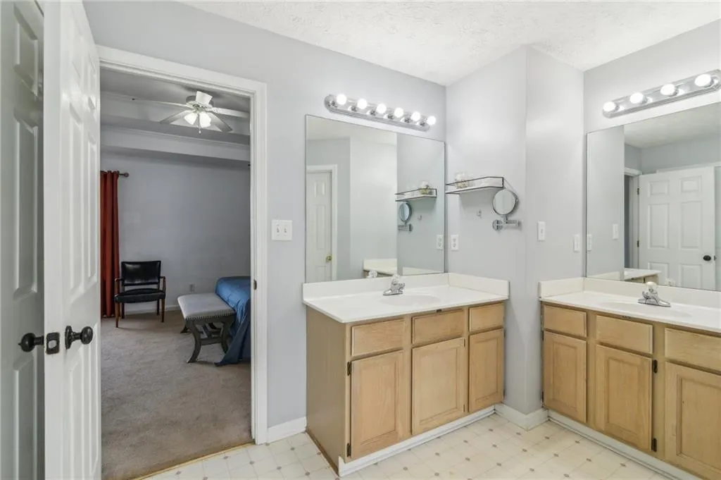 Lawrenceville, Georgia 30043, United States, 3 Bedrooms Bedrooms, ,3 BathroomsBathrooms,Residential,Active,88778