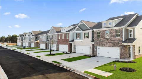 Townhouse For Sale - 6381 Towhee Way<br/> Morrow, GA 30260
