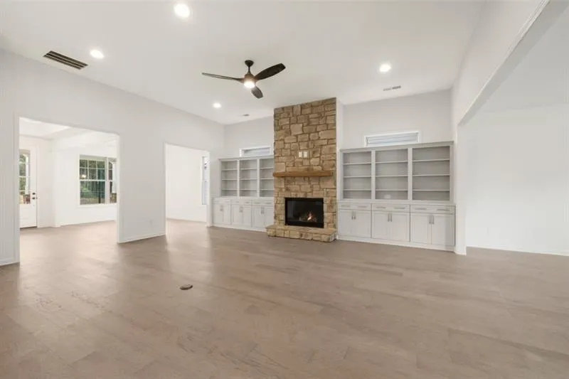 Snellville, Georgia 30078, United States, 2 Bedrooms Bedrooms, ,2 BathroomsBathrooms,Residential,Active,84923