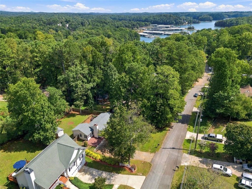 2550 Lakeview Trail
