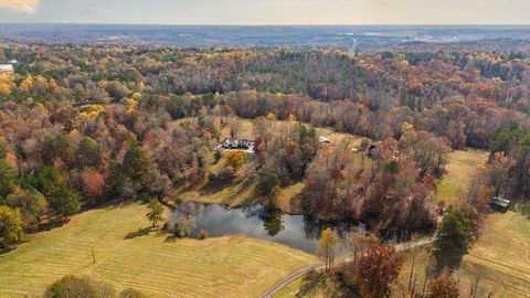 A home in Whitesburg