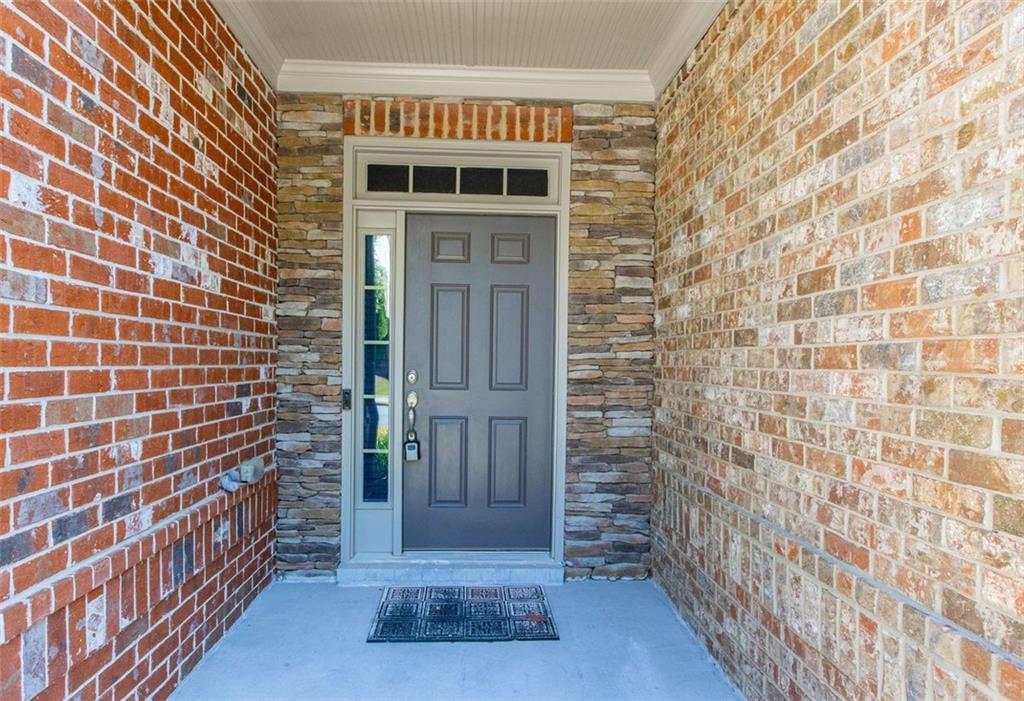 9872 Cameron Parc Circle, Johns Creek, Georgia image 4