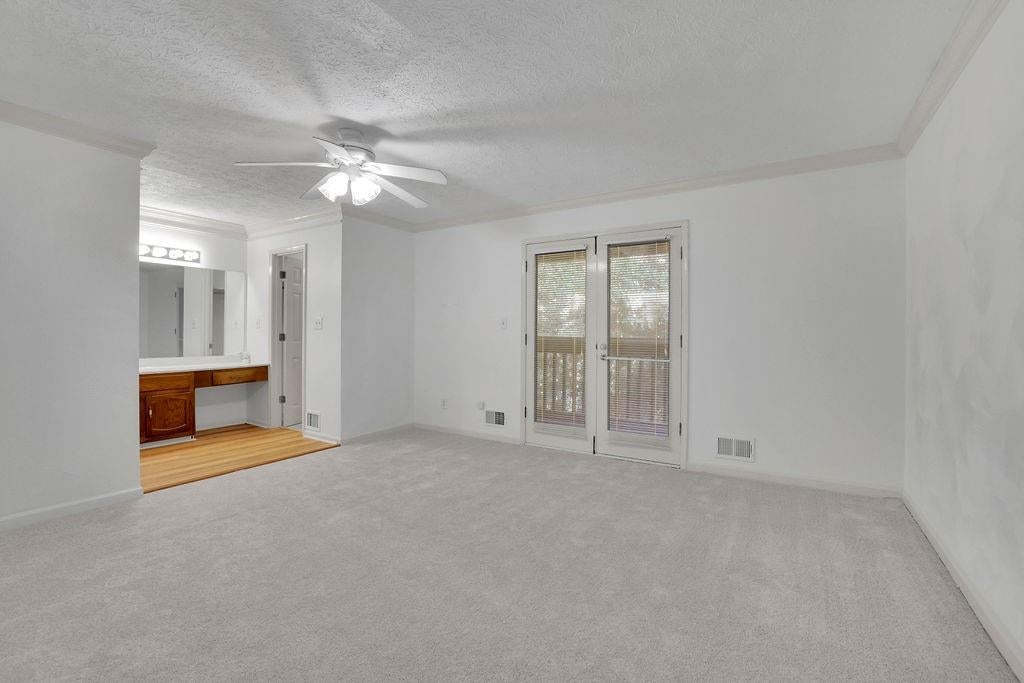 878 Lake Hollow Boulevard Southwest