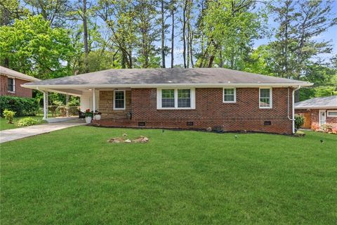 Photo of 1979 Creekside Court, Decatur, GA 30032 (MLS # 7749831)