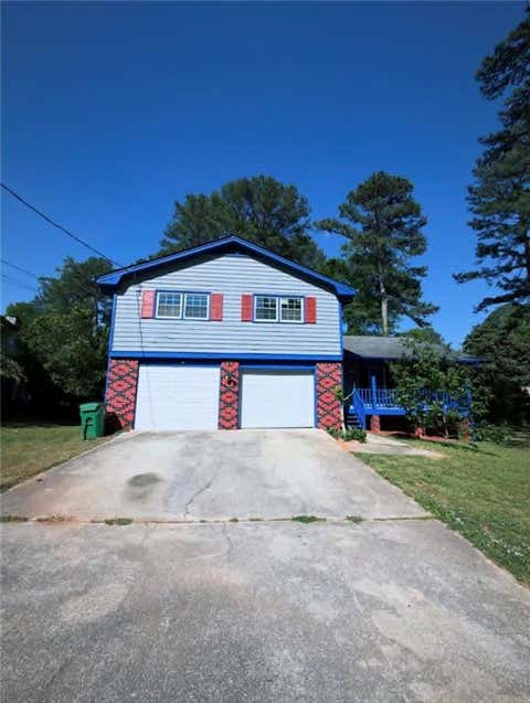 Homes For Sale - 500 Rue De Chateau<br/> Stone Mountain, GA 30083