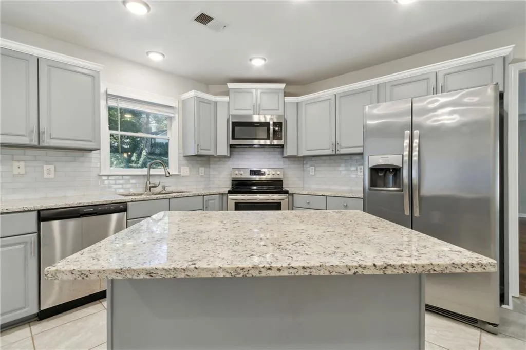 Marietta, Georgia 30064, United States, 3 Bedrooms Bedrooms, ,3 BathroomsBathrooms,Residential,Active,189665