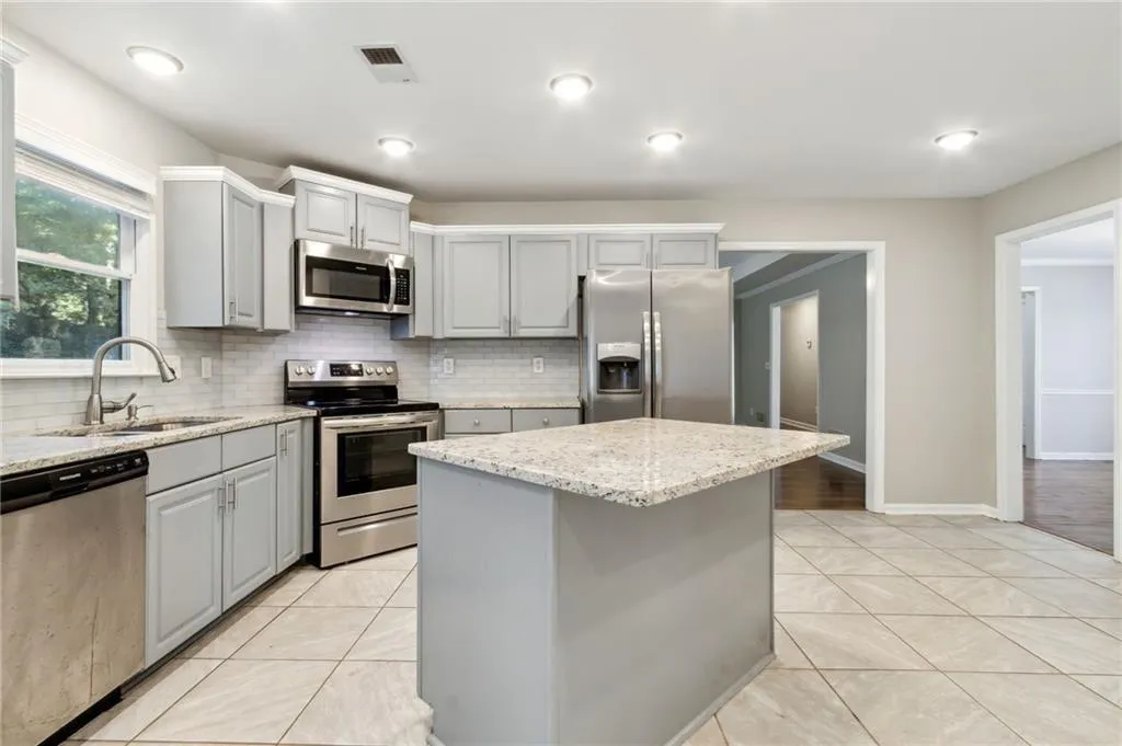 Marietta, Georgia 30064, United States, 3 Bedrooms Bedrooms, ,3 BathroomsBathrooms,Residential,Active,189665