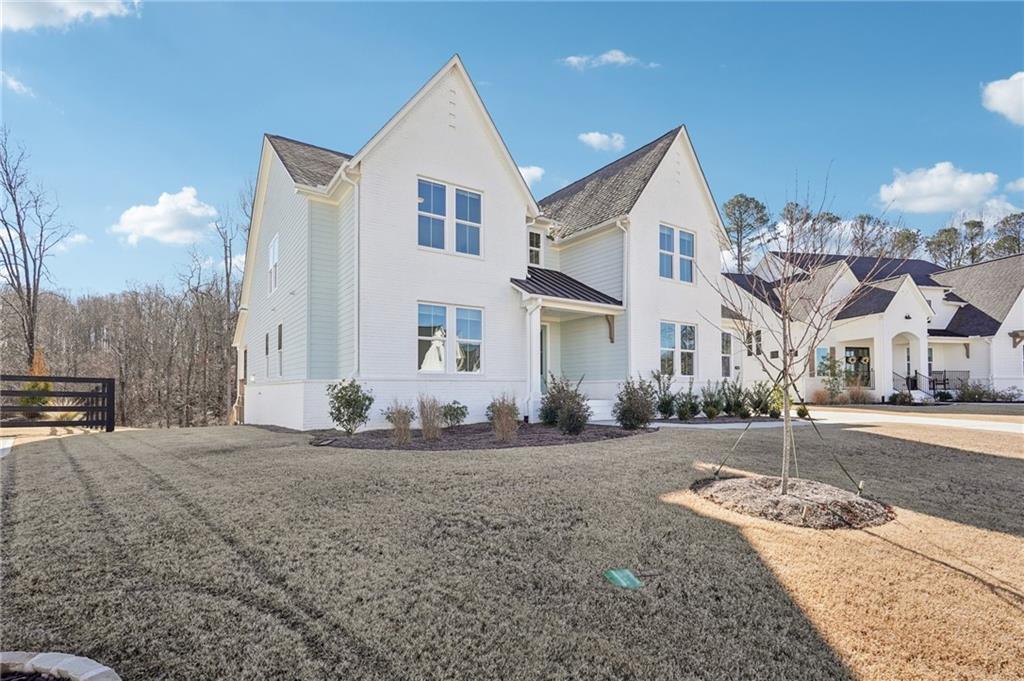 7945 Heritage Farm Court