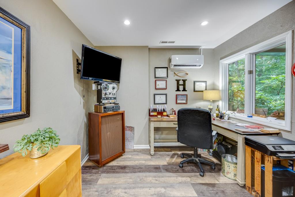 Lanier Country Club Estates - Residential