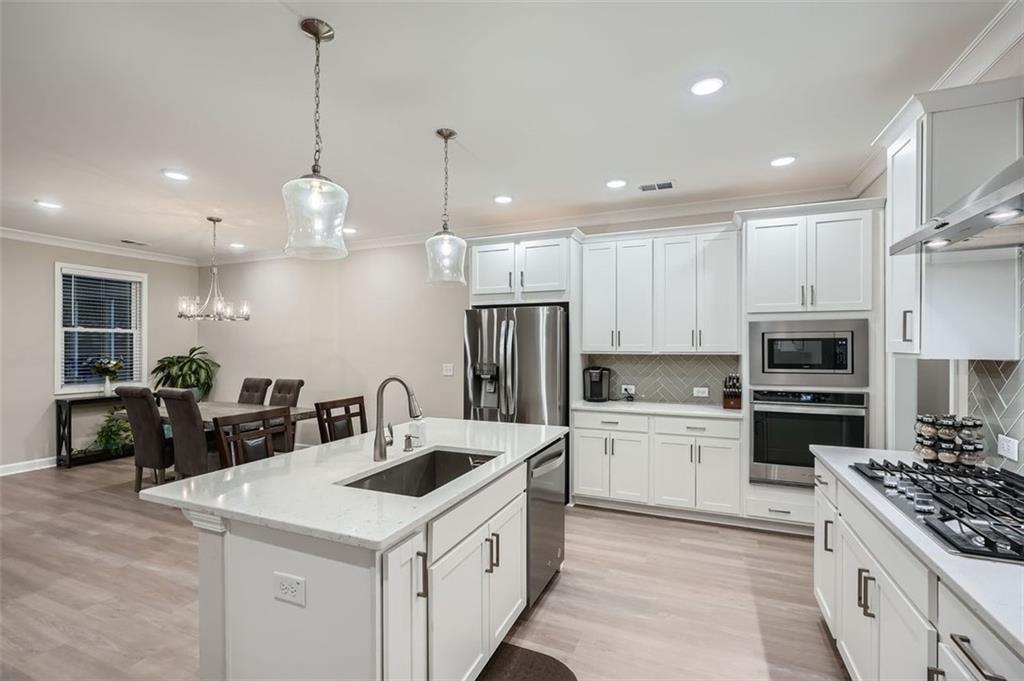 3652 Silvery Way