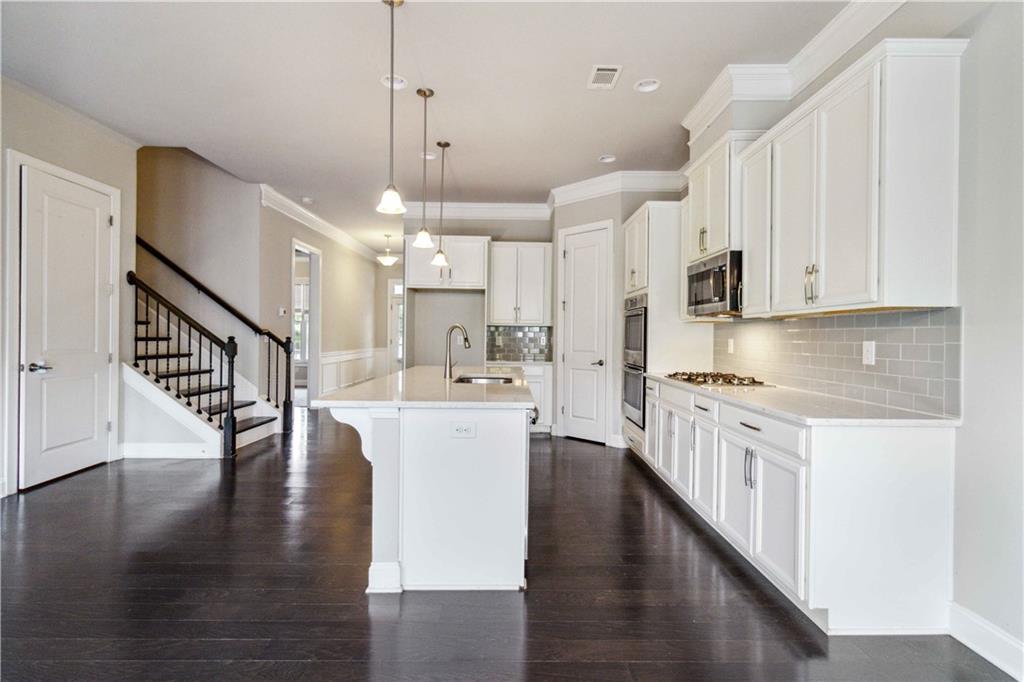 510 Suwanee Pass Lane, Suwanee, Georgia image 15