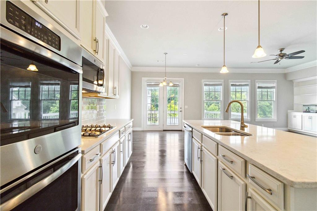 510 Suwanee Pass Lane, Suwanee, Georgia image 17