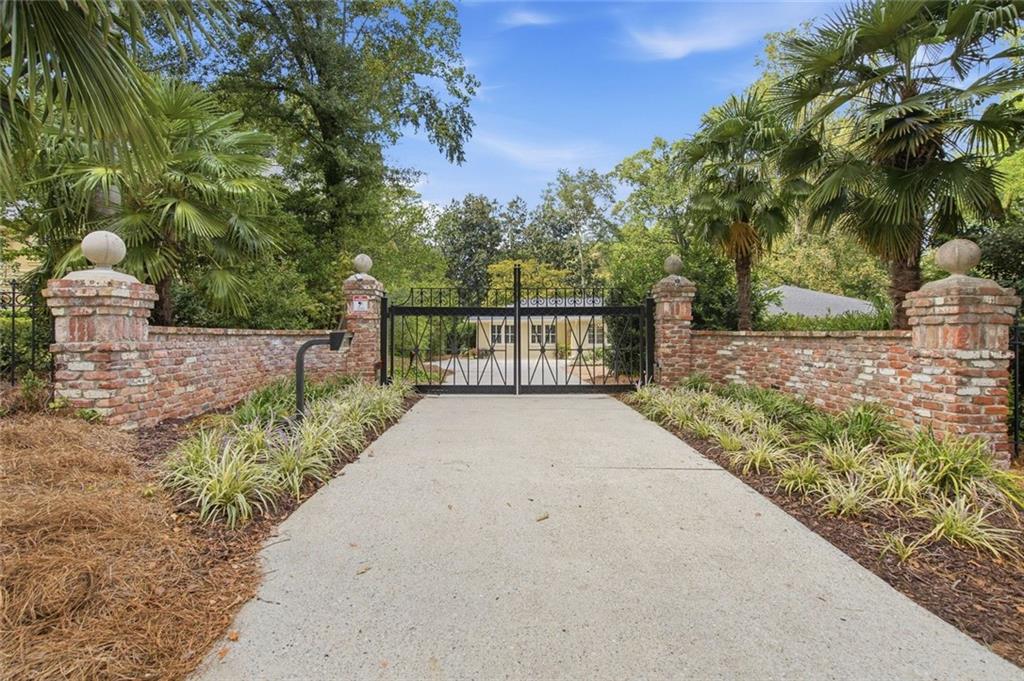 2552 Lavista Road