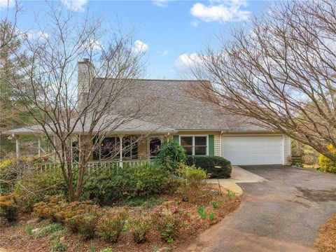 Homes For Sale - 543 Martins Grove Road<br/> Dahlonega, GA 30533