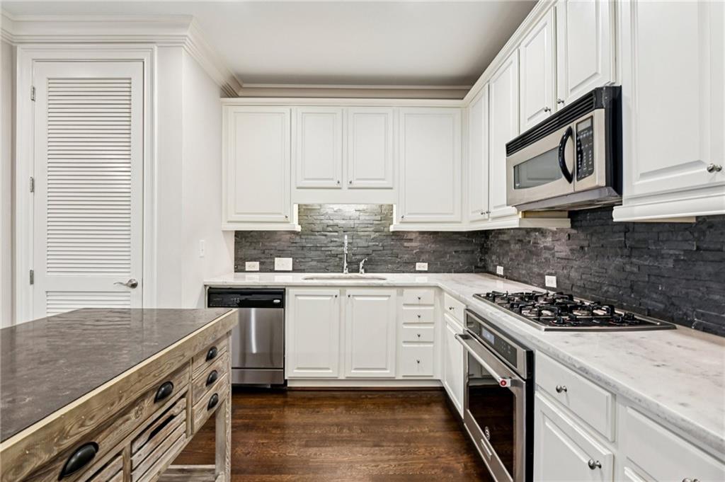 2300 Peachford Road 1302