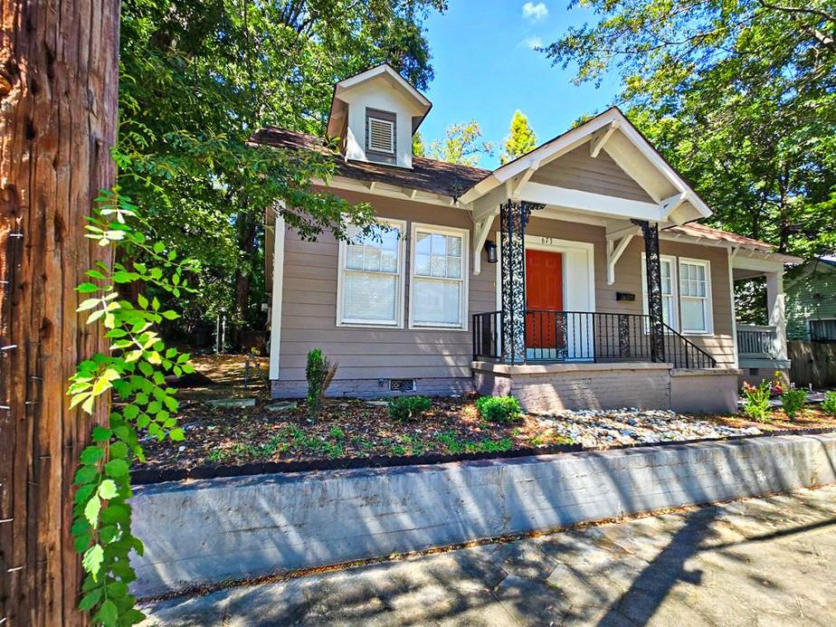 673 Pearce Street SW