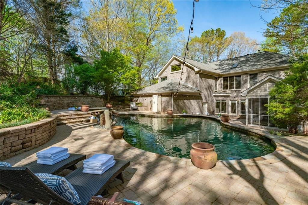 649 Lakeshore Drive, Berkeley Lake, Georgia image 1
