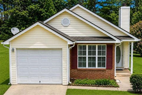 Homes For Sale - 121 Samanthas Way<br/> Mcdonough, GA 30253