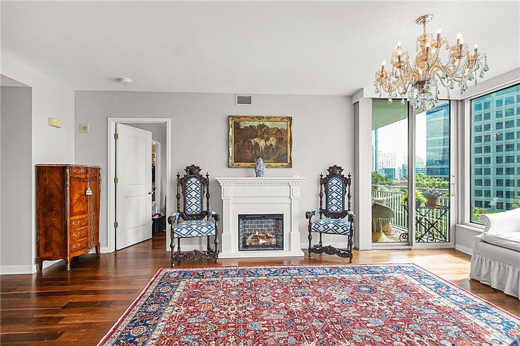 3338 PEACHTREE Road NE 709