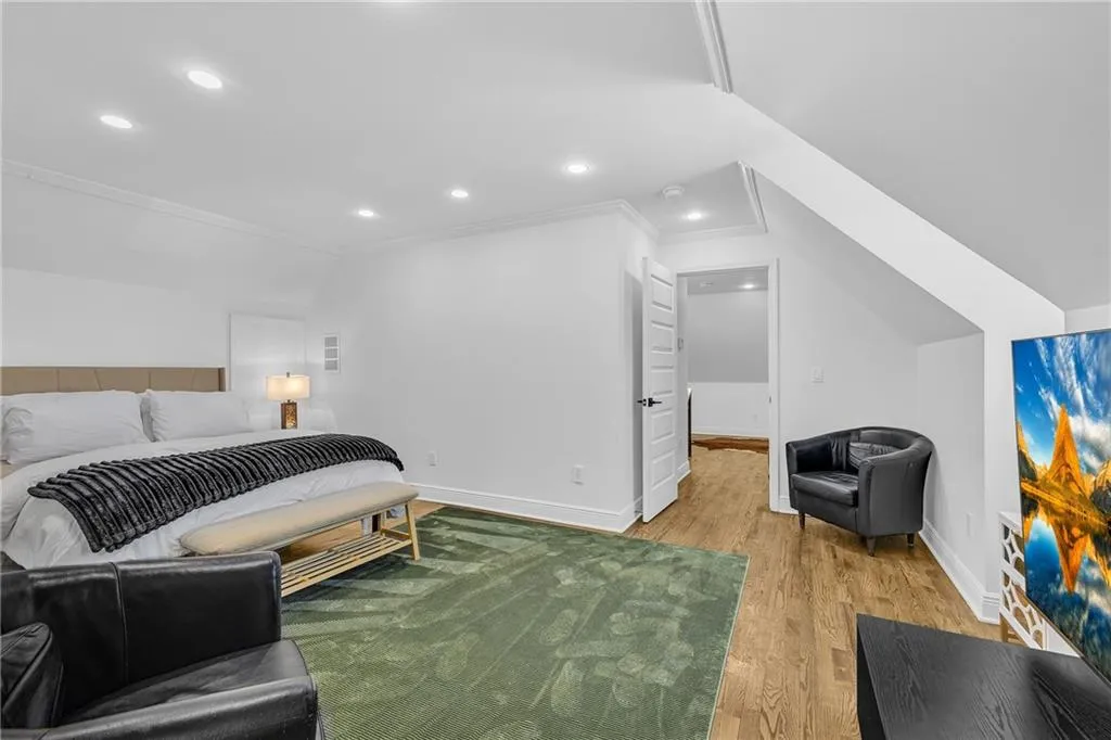 Atlanta, Georgia 30337, United States, 5 Bedrooms Bedrooms, ,4 BathroomsBathrooms,Residential,Active,83724