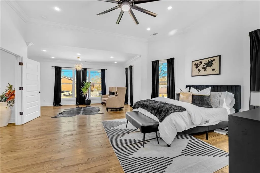 Atlanta, Georgia 30337, United States, 5 Bedrooms Bedrooms, ,4 BathroomsBathrooms,Residential,Active,83724