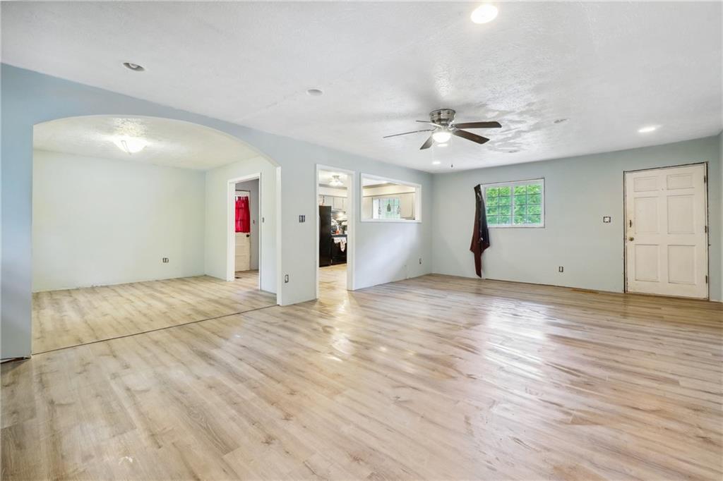 2415 Wales Drive, Austell, Georgia image 2