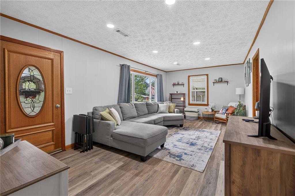 14 Don Drive NE