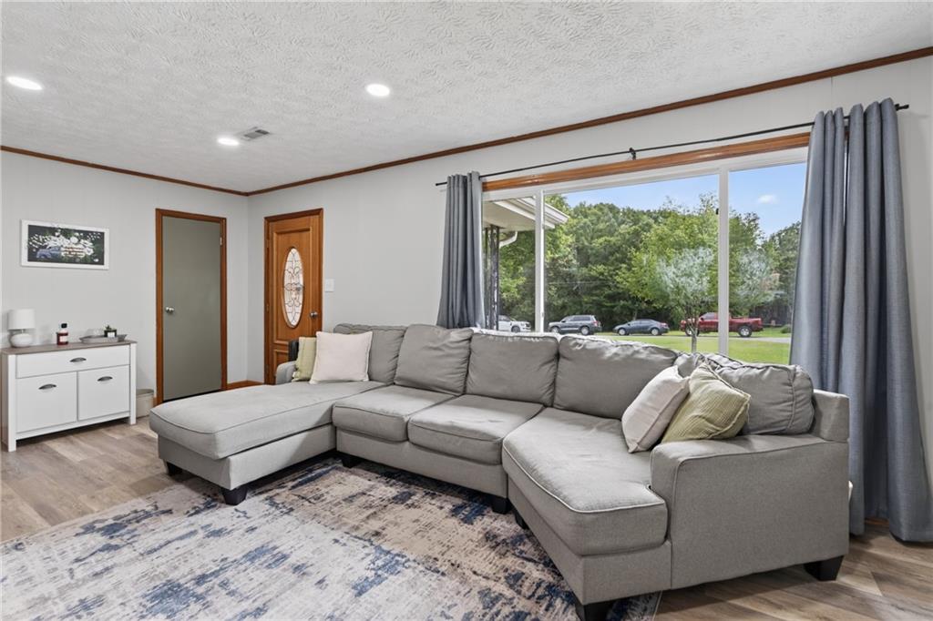 14 Don Drive NE