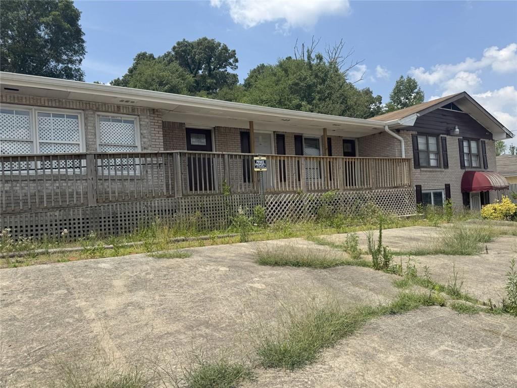 Prime location in the Atlanta area with versatile potential for office based enterprises. Was originally designed and retrofitted for a daycare.