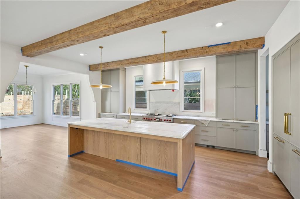 854 Courtenay Drive NE