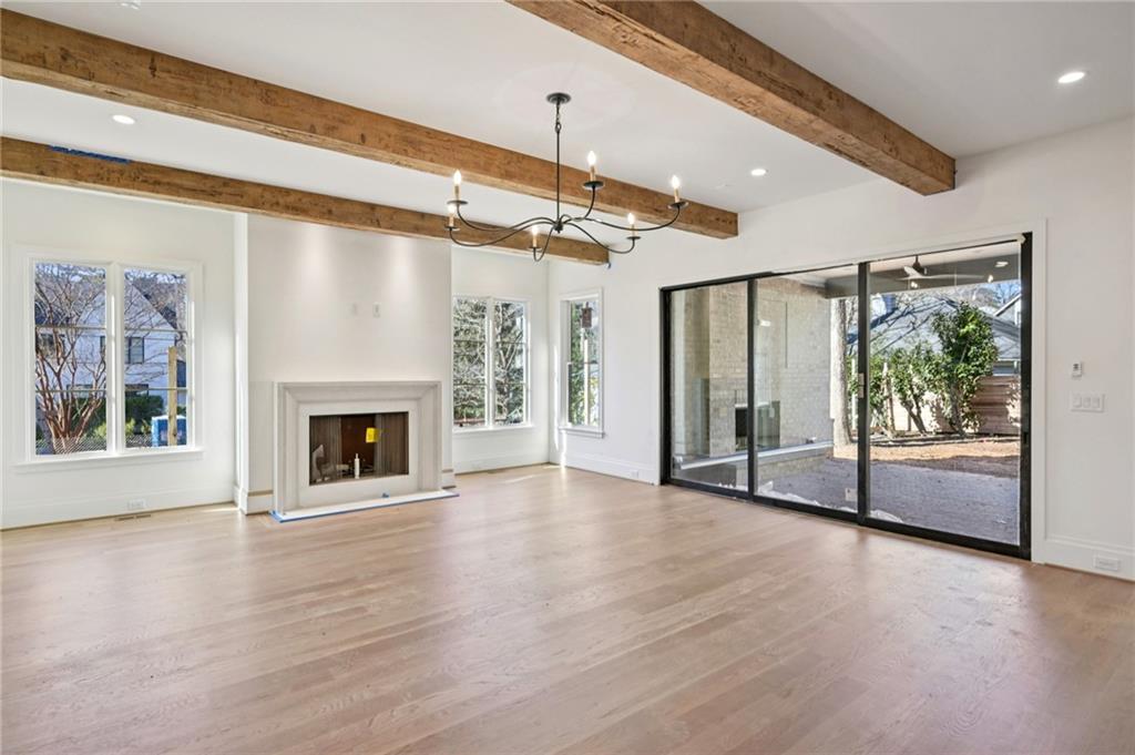 854 Courtenay Drive NE