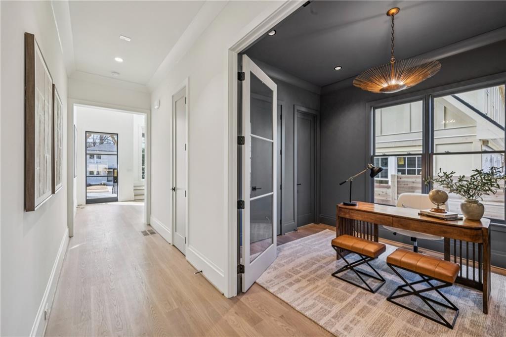 854 Courtenay Drive NE