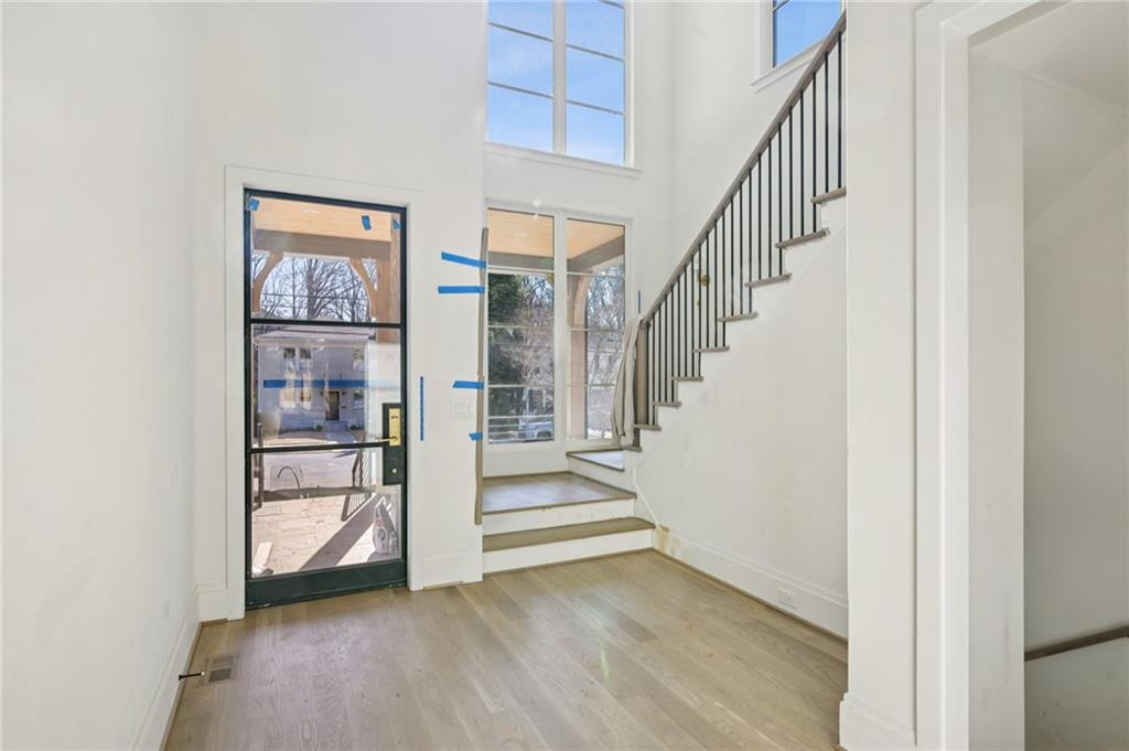 854 Courtenay Drive NE