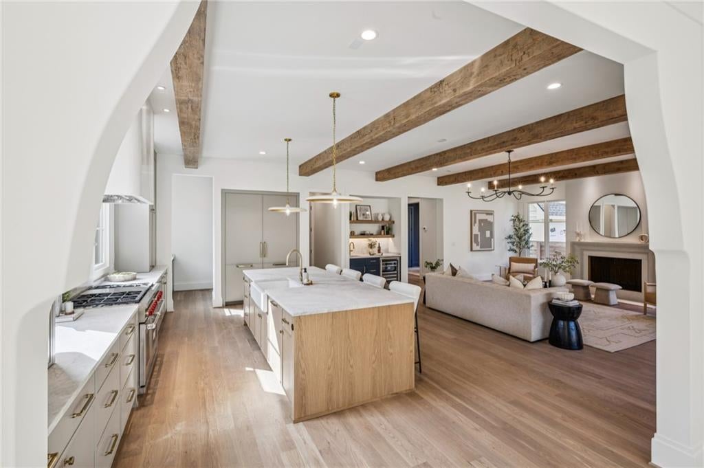 Atlanta, Georgia, 30306, United States, 6 Bedrooms Bedrooms, ,7 BathroomsBathrooms,Residential,Active,2020524