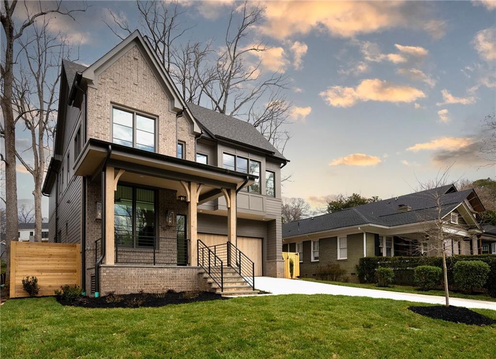 854 Courtenay Drive NE