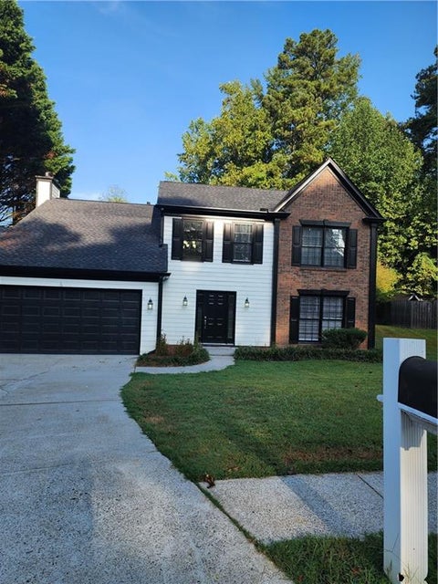 Homes For Sale - 848 Eagle Creek Court<br/> Lawrenceville, GA 30044