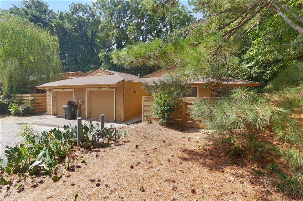 841 Lake Hollow Boulevard SW