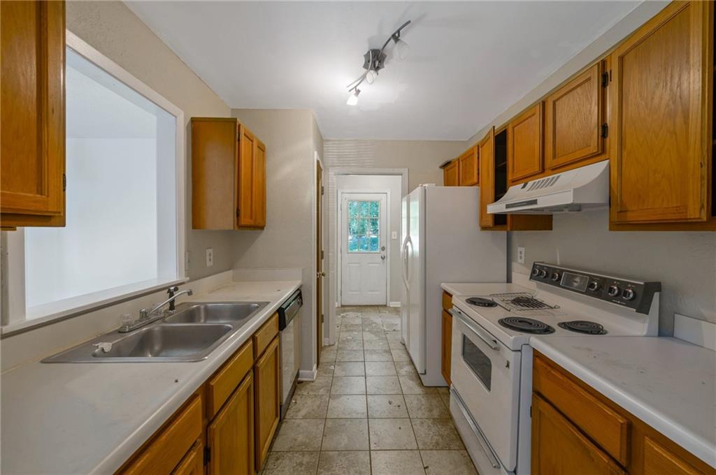 1025 Whitfield Court, Smyrna, Georgia image 7