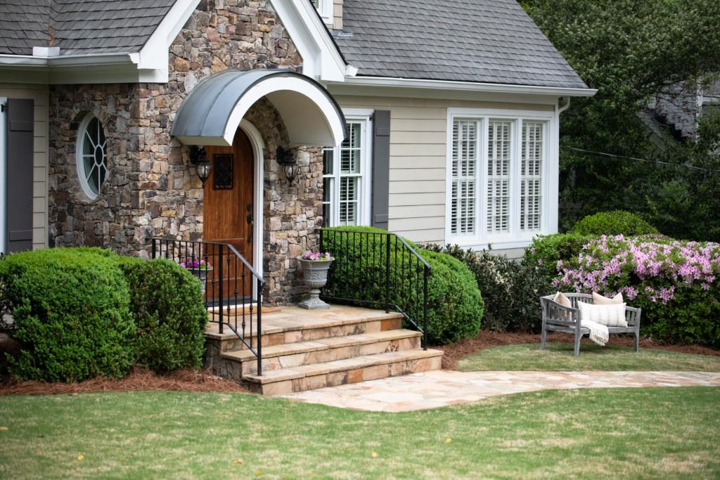 3146 Peachtree Drive NE