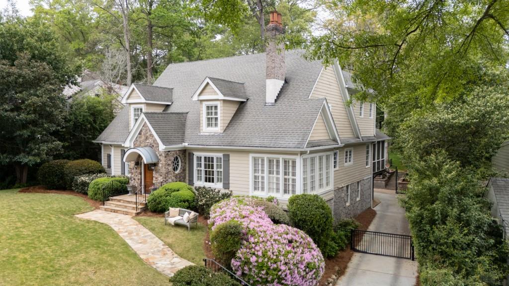 3146 Peachtree Drive NE