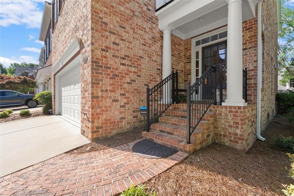 2300 English Ivy Court