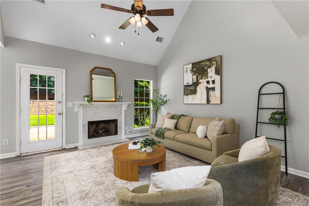 874 Ashwood Walk