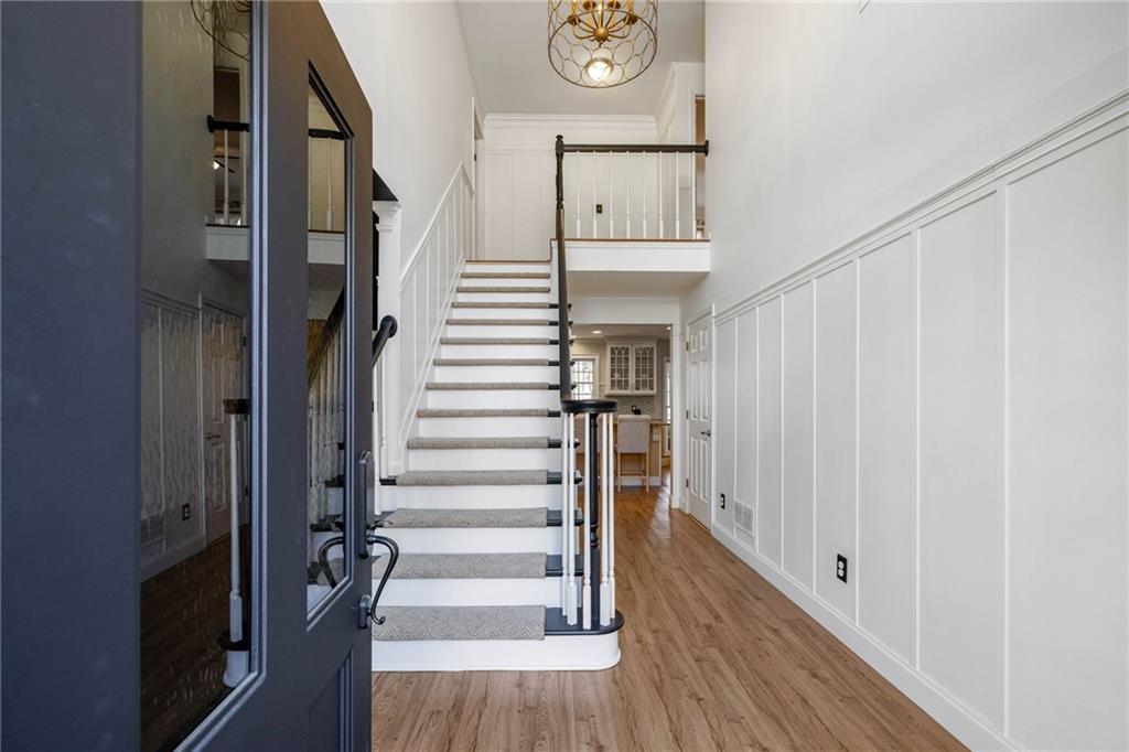 2212 Nine Oaks Drive, Kennesaw, Georgia image 4