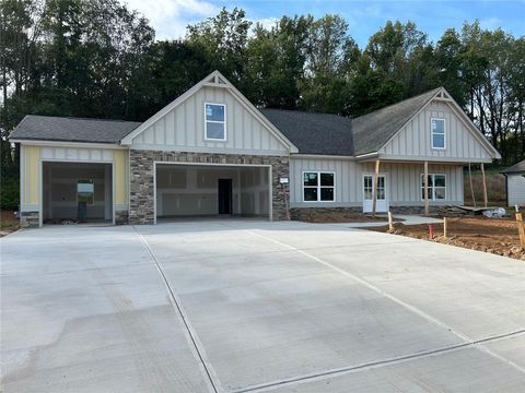 94 Barnwood Pointe Dallas GA 30132