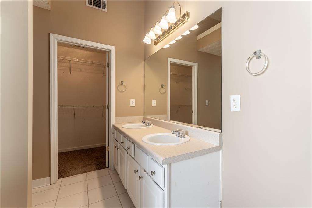 538 Shadowmoore Drive, Riverdale, Georgia image 22